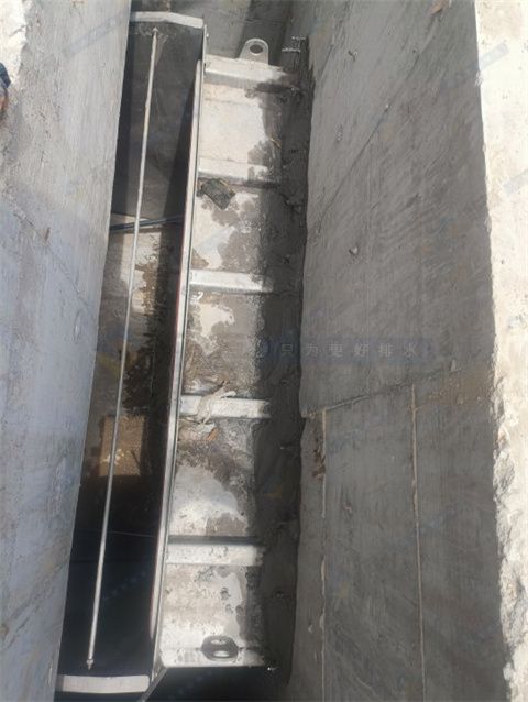 液動旋轉(zhuǎn)堰門工廠案例